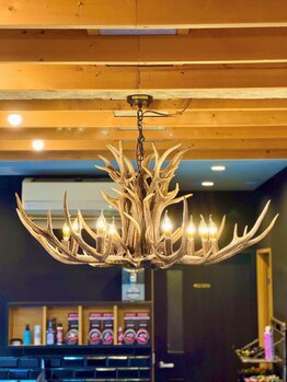 ザ バーバー ルイス(THE BARBER LUI'S)の写真/【平日22時迄営業】レトロヴィンテージな店内でゆったりとした贅沢な時間を―非日常空間で心もリフレッシュ