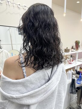 チーカ(chica) セミロングパーマ/ミディアムパーマ/ハードパーマ/黒髪パーマ
