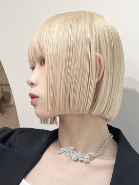 サンク 原宿 表参道(cinq) ハイトーンカラー顔周りレイヤーボブダブルカラーブロンドカラー