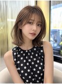 くびれミディアムボブレイヤー 海外ヘア 20代30代40代におすすめ