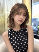 シティ(CITY) くびれミディアムボブレイヤー 海外ヘア 20代30代40代におすすめ