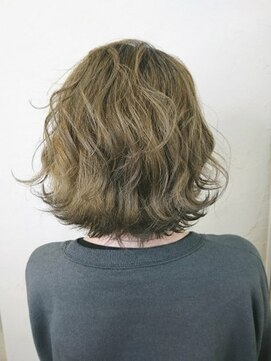 フロール(Flor) 【flor 戸塚】*アッシュゴールドグレージュ+ボブ*