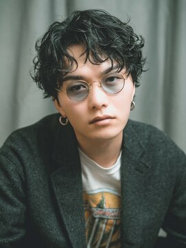 オーシャントーキョーオーバー 渋谷(OCEAN TOKYO OVER) 波巻き束間ショートツーブロックマッシュアップバングコンマヘア