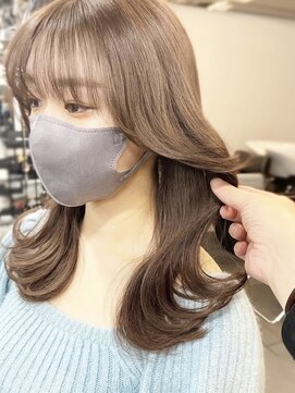 フォンズ(FONS) 流れる顔まわりカット 韓国ヘア くびれヘア ツヤカラー ツヤ髪