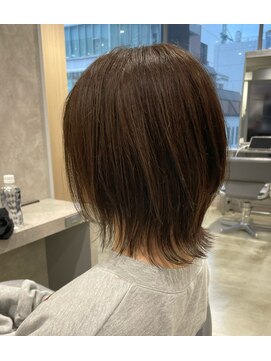 ユーフォリア 新宿通り(Euphoria) 大人可愛いウルフレイヤー☆美髪20代30代40代外ハネミディアム