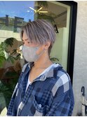 シルバーアッシュ グレージュ ツイスト センターパート ウルフ