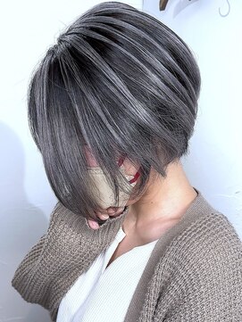 ブレイズヘアー(BLAZEhair) ショートボブ×脱白髪染めホワイトバレイヤージュ×ブリーチ２回