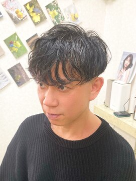 黄ぐまくん美容室 メンズ　ショート　ツーブロック