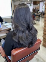 リス バイ ソヨン(Lis by SOYON)&nbsp;ロングレイヤー/グレーベージュ/黒髪/小顔顔周り