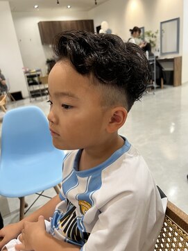 エミュ(emu.) オシャレキッズパーマ