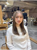 ハイトーンベージュ×レイヤーカット
