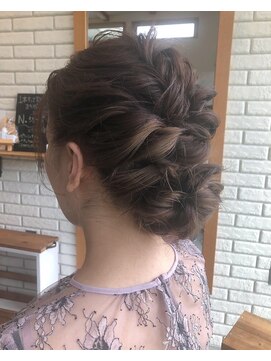 ルチェア ヘア(Lucea Hair) ゆるシニヨン