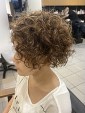 ペネロープ(Penelope) ハードパーマ カーリー ショート YACHI