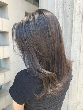 リバレッジ 広尾(Leverage) 柔らかい大人グレージュ