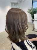 オリーブベージュ