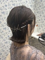 サクララ(Sakura la)&nbsp;ボブ/ボブアレンジ/ゴールドピン/結婚式/参列ヘア/お呼ばれヘア/