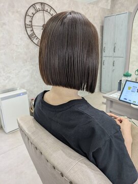 ガーデン バイ イル(GARDEN by illu Co.Ltd) シンプルに可愛い×ベージュカラーのミニボブ◇