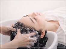 ヘッドスパまで活きる、土台から整うカット設計。【髪質改善/縮毛矯正/白髪ぼかし/ヘッドスパ/ハイライト】