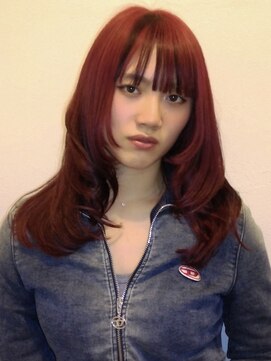 スリット(slit) 深めワインレッドレイヤーカット