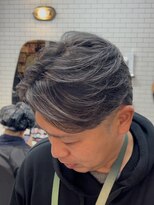 エラ(ELLA)&nbsp;センターパート×シルバーメッシュ