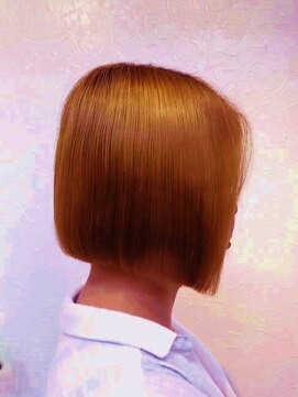 レットリート(RETREAT) どこから見ても綺麗な ショートボブ ♪