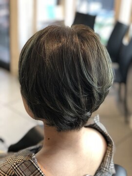 フェニーチェ 高崎(FENICE) カーキアッシュ+透け感ショート