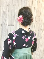 ヘアースペース ムーン(Hair Space MOON) 卒業式シーズンのヘアーセットと袴の着付け早朝から取り掛かりOK
