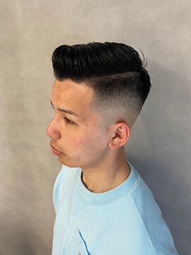 ソアー 新大阪(SOAR) ビジネススーツサイドパート七三フェードカット【新大阪】