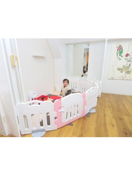 【キッズスペースあり】お子様が飽きないように配慮された空間で、快適なサロンタイムをお過ごしください★