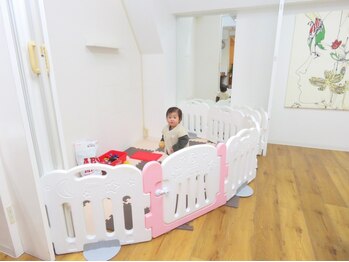 イデア(iDEA)の写真/【キッズスペースあり】お子様が飽きないように配慮された空間で、快適なサロンタイムをお過ごしください★