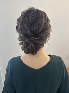 マーリー(marlee) ふんわりまとめ髪