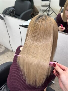 ピノ(pino.) ブリーチで傷んだ髪にも◎質感再生treatment