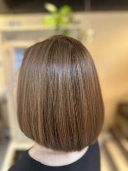 エイジングケア×癒しのヘッドスパで、頭皮から美しく健康でしなやかな美髪に。お顔のリフトアップ効果も♪