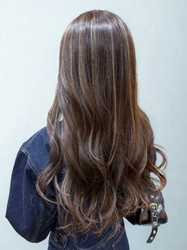 立体感ハイライトベージュロング