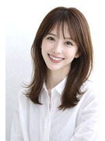 リリアーナ(LILIANA)&nbsp;池袋 レイヤーカット ミディアムレイヤー アッシュブラウン