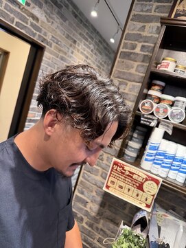 ミリオンバックス 御徒町店(Million Backs) リバースセンターパート/スキンフェード/ダウンバング/御徒町