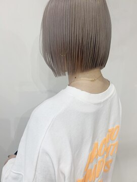 リシェスバイエンヴィー 西宮北口(Riches by ENVY) #ボブとシルバーカラー。