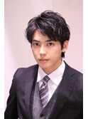 イケてる男の ビジネスヘア 緩めパーマ 女子ウケも○