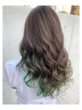 エミュスト(Emuest) 【松葉】グレージュ/インナーカラー/グリーン/ハイライトカラー