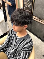 ロット 横浜(lot)&nbsp;ツイストスパイラル/ハイライト/メンズカット〔横浜駅］