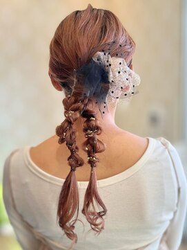 ルクールヘアアンドビューティー 燕三条店 ツインテール×編み下ろしスタイル#結婚式#二次会