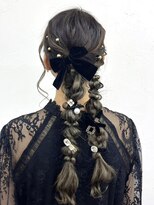 ラクシア(LucxiA)&nbsp;ヘアアレンジ/編みおろし/お呼ばれヘア/ヘアセット