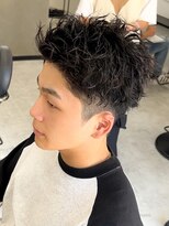 エルマーク 神戸三宮(L-MARK) アップバング短髪ツイストスパイラルブリーチパーマツイスパ