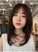 顔周りレイヤーカットくびれヘアミルクティーベージュカラー