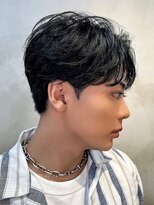 メゾンドムニ 恵比寿(Maison de MUNi)&nbsp;前髪重め黒髪マッシュツーブロック刈り上げ