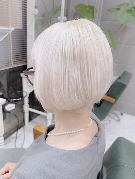 デイズ(days) ホワイトシルバー/ホワイトブロンドカラー