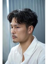 ゼノ 海老名(XENO)&nbsp;ラルフカールラウンドマッシュフェザーパーマメンズパーマ眉毛