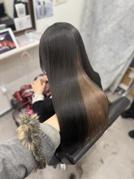 アオ(ao.) インナーカラー/ミルクティー/ツヤ髪