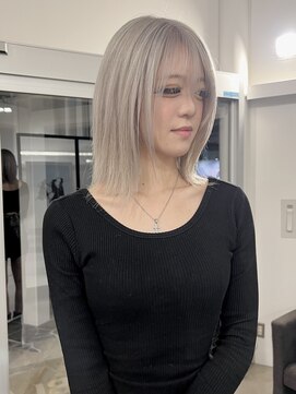 ブランコトレス 鏡島(BLANCO tres) ホワイトグレーボブ