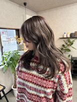 ニコ サガ(NIKO Saga) 佐賀/レイヤーカット/ハッシュカット/赤み消しカラー/オリーブ